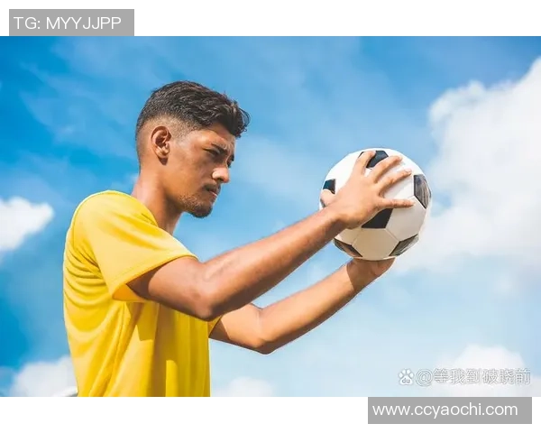 仰视绿茵巨星力量感受足球传奇风采瞬间定格